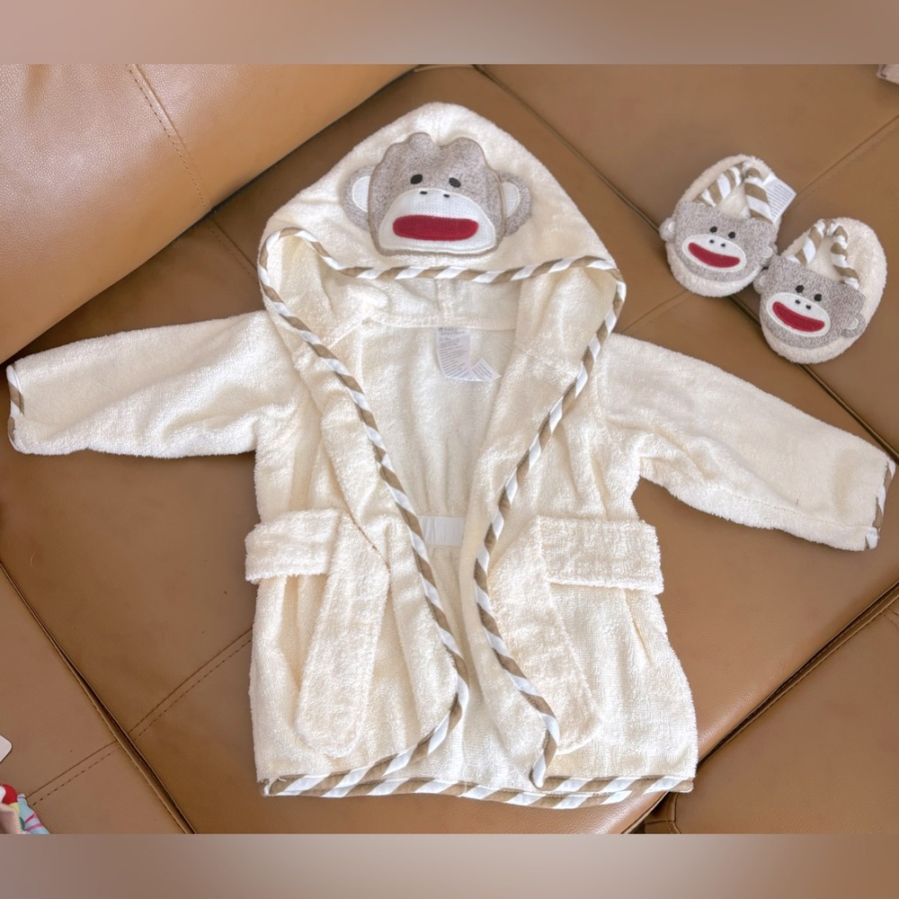NWOT Baby starters monkey hooded bathrobe and slippers